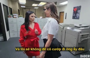 Kẻ biến thái từng sàm sở tôi trên tàu về nhà giờ lại là bố dượng của tôi